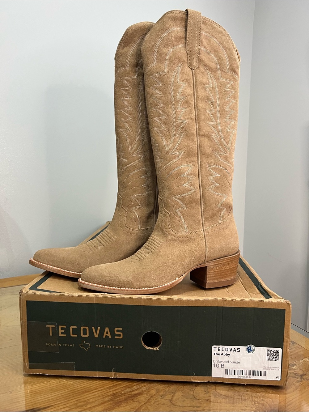 Tecovas abby Suede Cowboy Boots in Driftwood size 10